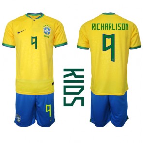 Brasilien Richarlison #9 kläder Barn VM 2022 Hemmatröja Kortärmad (+ korta byxor)